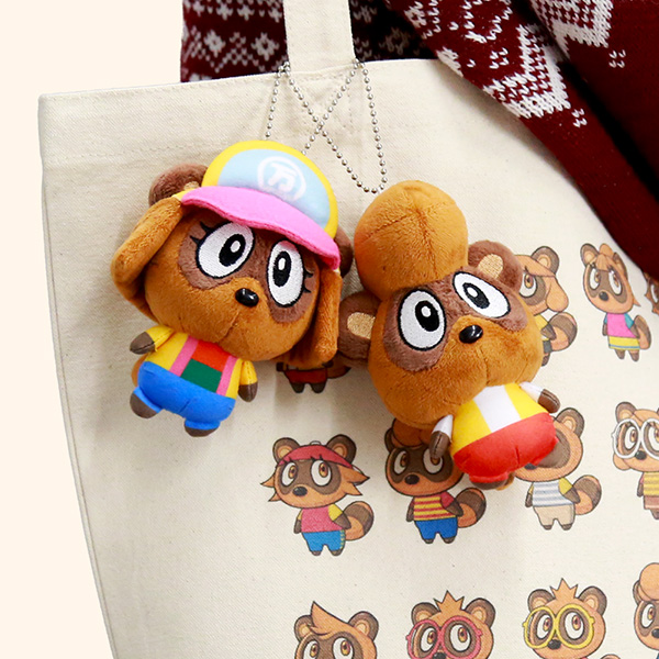 バッグにミニぬいぐるみ